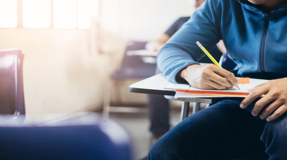 السماح لطلبة 2007 بإعادة عدد غير محدد من المباحث في تكميلية التوجيهي السماح لطلبة 2007 بإعادة عدد غير محدد من المباحث في تكميلية التوجيهي