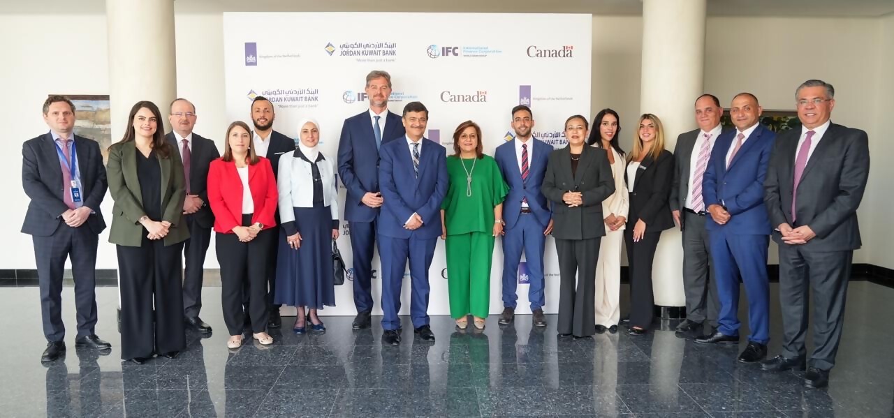 البنك الأردني الكويتي يحتفل بتخصيص كامل عوائد أول سند أخضر في الأردن البنك الأردني الكويتي يحتفل بتخصيص كامل عوائد أول سند أخضر في الأردن