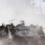 الجيش الإسرائيلي يعلن إصابة 7 جنود بانفجار عبوة بناقلة جند مدرعة​ 