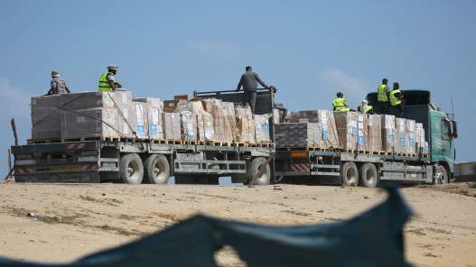 الأونروا: مخازننا في الأردن ومصر ممتلئة وجاهزة لملء 6 آلاف شاحنة إلى غزة الأونروا: مخازننا في الأردن ومصر ممتلئة وجاهزة لملء 6 آلاف شاحنة إلى غزة