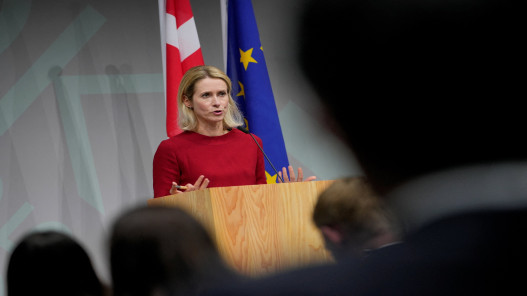 الاتحاد الأوروبي يحث واشنطن لإعادة النظر في قرار إلغاء تأشيرات ممثلي فلسطين  الاتحاد الأوروبي يحث واشنطن لإعادة النظر في قرار إلغاء تأشيرات ممثلي فلسطين