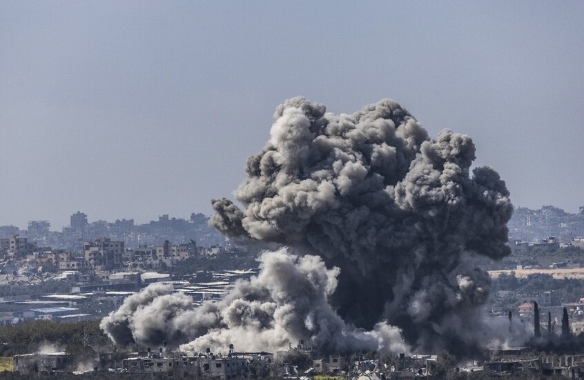 مقاتلة إسرائيلية تقصف موقعا عسكريا إسرائيليا شمال غزة  مقاتلة إسرائيلية تقصف موقعا عسكريا إسرائيليا شمال غزة