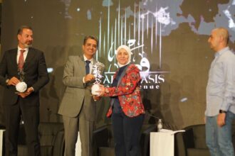 وزارة الاقتصاد الرقمي تحصد جائزة “أفضل قصة نجاح في القطاع العام” ضمن قمة مُلهم