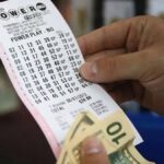 «تذكرة بالخطأ» تقود أمريكياً لمليون دولار !