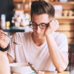 الأزمات المالية تزيد اضطرابات الأكل لدى المراهقين