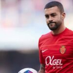 مايوركا الإسباني يعاقب داني رودريغيز بسحب الشارة وإيقاف راتبه