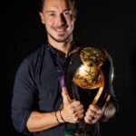 يايسله يستمر في قيادة الأهلي حتى 2027