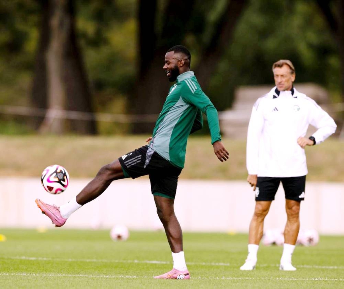 رينارد يختبر جاهزية لاعبي الأخضر بودية مقدونيا رينارد يختبر جاهزية لاعبي الأخضر بودية مقدونيا