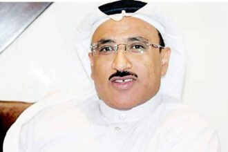 «مطرٌ كسولٌ على الباب».. حين يطرق عبدالمحسن يوسف باب الشعر بخفّة العبقرية!