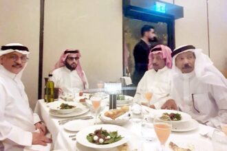 حسن النعمي: لا توجد مدارس نقدية عربية.. وتجربة محمد زايد موازية للثبيتي حسن النعمي: لا توجد مدارس نقدية عربية.. وتجربة محمد زايد موازية للثبيتي