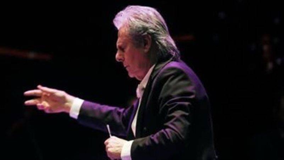 نجل شقيق المايسترو سليم سحاب لـ «عكاظ»: تحسنت حالته الصحية وغادر المستشفى نجل شقيق المايسترو سليم سحاب لـ «عكاظ»: تحسنت حالته الصحية وغادر المستشفى