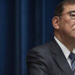 بعد انقسامات داخل حزبه.. رئيس الوزراء الياباني يعلن استقالته