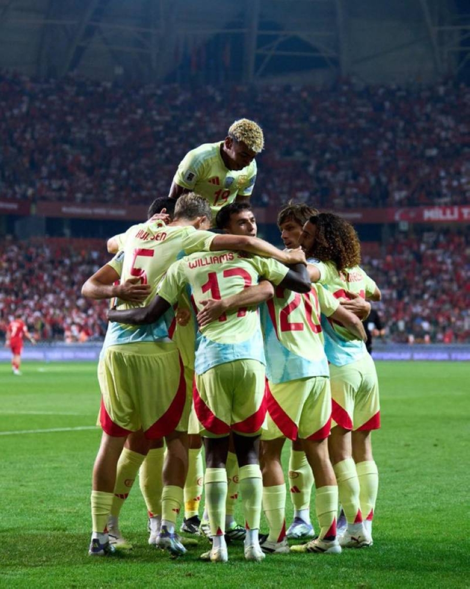 المنتخب الإسباني.. يضرب ولا يبالي المنتخب الإسباني.. يضرب ولا يبالي