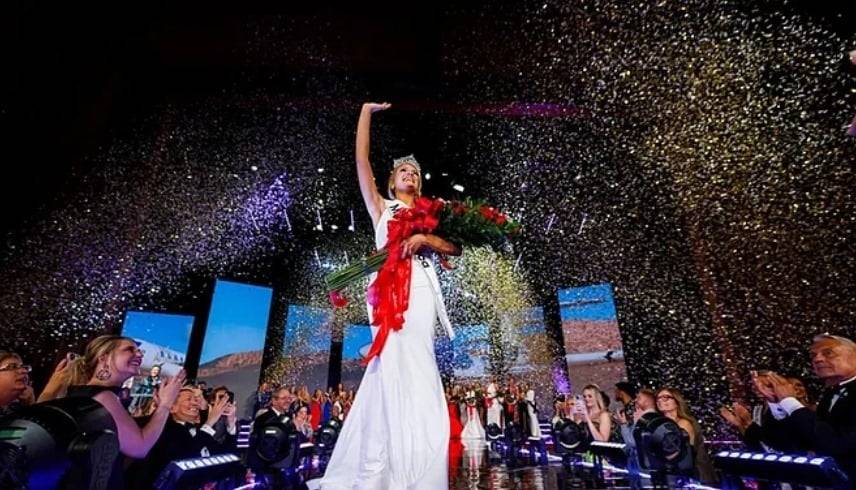 كاسي دونيغان تحصد لقب ملكة جمال أمريكا 2026 وتخطف الأضواء كاسي دونيغان تحصد لقب ملكة جمال أمريكا 2026 وتخطف الأضواء