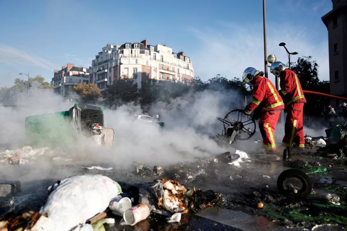 الشرطة الفرنسية تعتقل العشرات في احتجاجات «لنغلق كل شيء» الشرطة الفرنسية تعتقل العشرات في احتجاجات «لنغلق كل شيء»