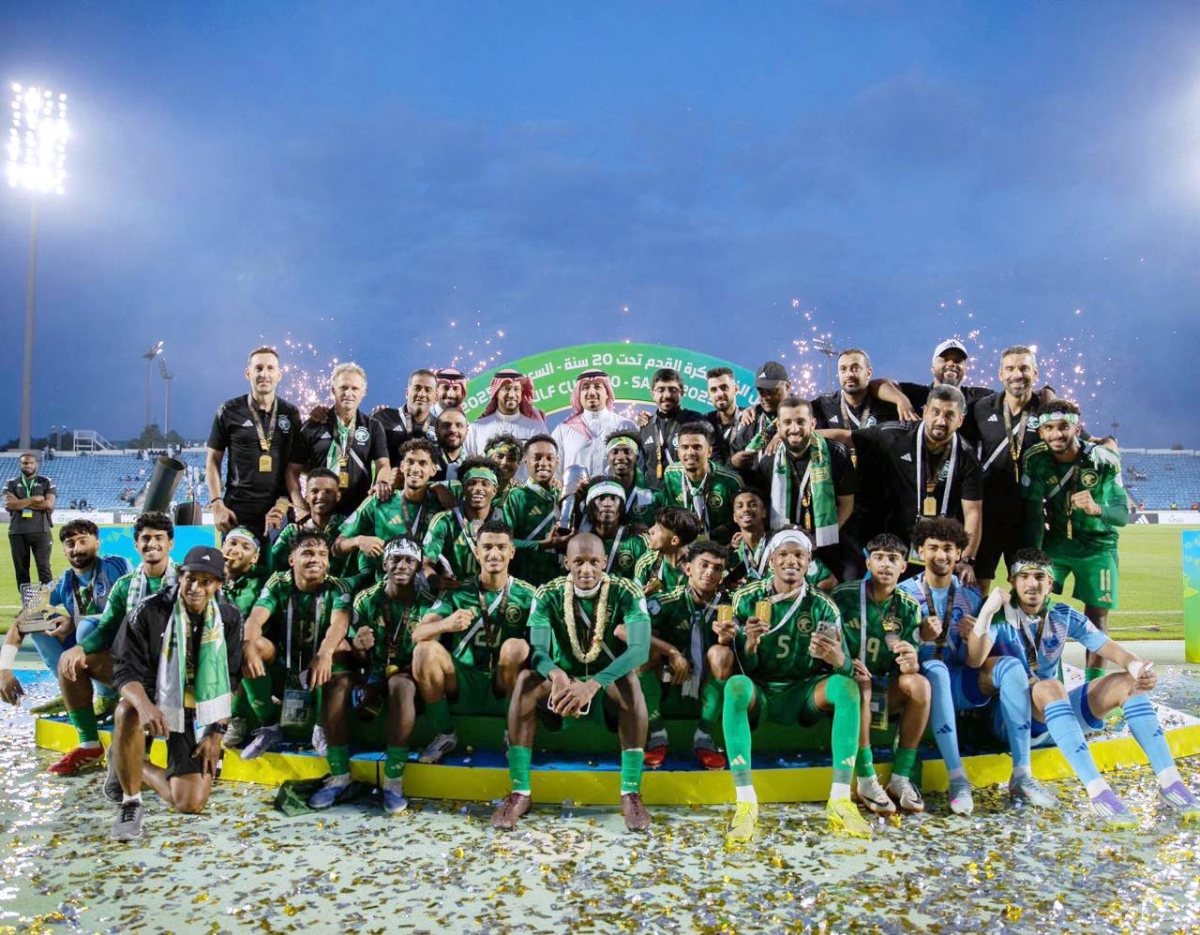 الأخضر الشاب من ذهب