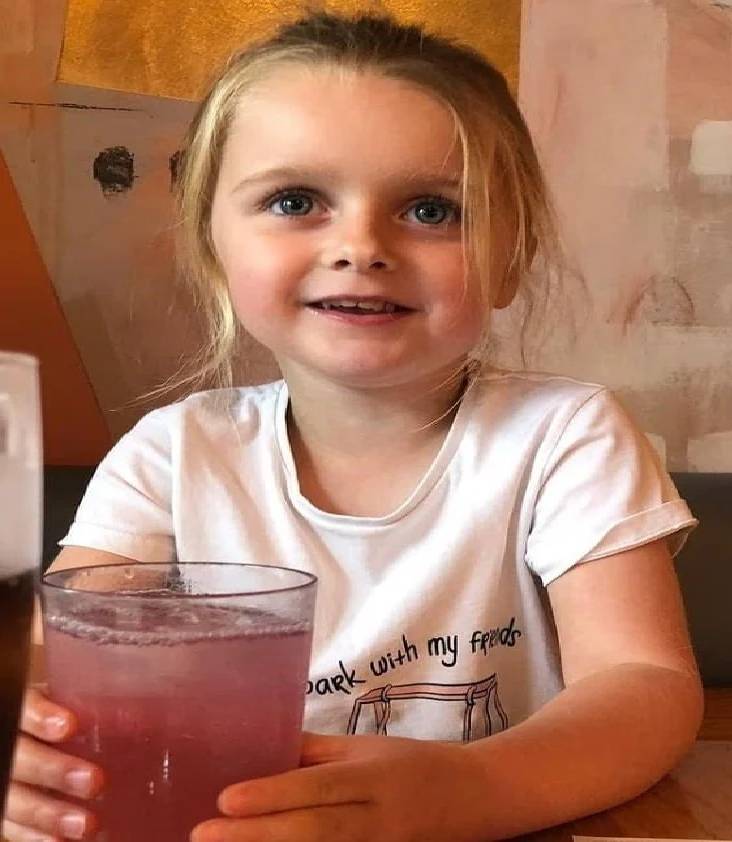 بريطانية تنتظر أياماً لرؤية ابنتها بعد تجميد جثتها دون إذن بريطانية تنتظر أياماً لرؤية ابنتها بعد تجميد جثتها دون إذن