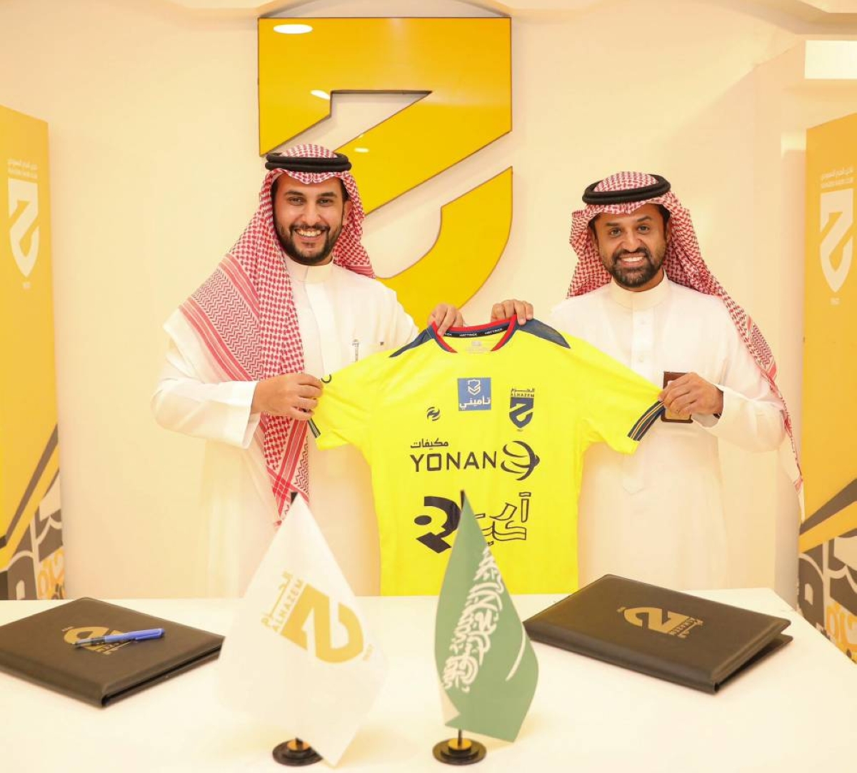 بعد تعيينه إدارياً في نادي الحزم.. «راوي قصص» يُشعل منصات التواصل الاجتماعي