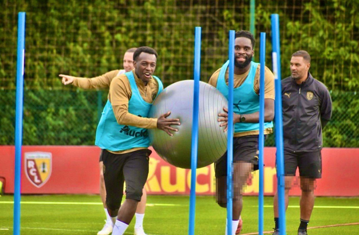 سعود ينتظر المشاركة أمام باريس سان جيرمان سعود ينتظر المشاركة أمام باريس سان جيرمان