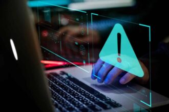 «أبل» تُخطر بعض مستخدميها بمحاولات لاختراق أجهزتهم «أبل» تُخطر بعض مستخدميها بمحاولات لاختراق أجهزتهم