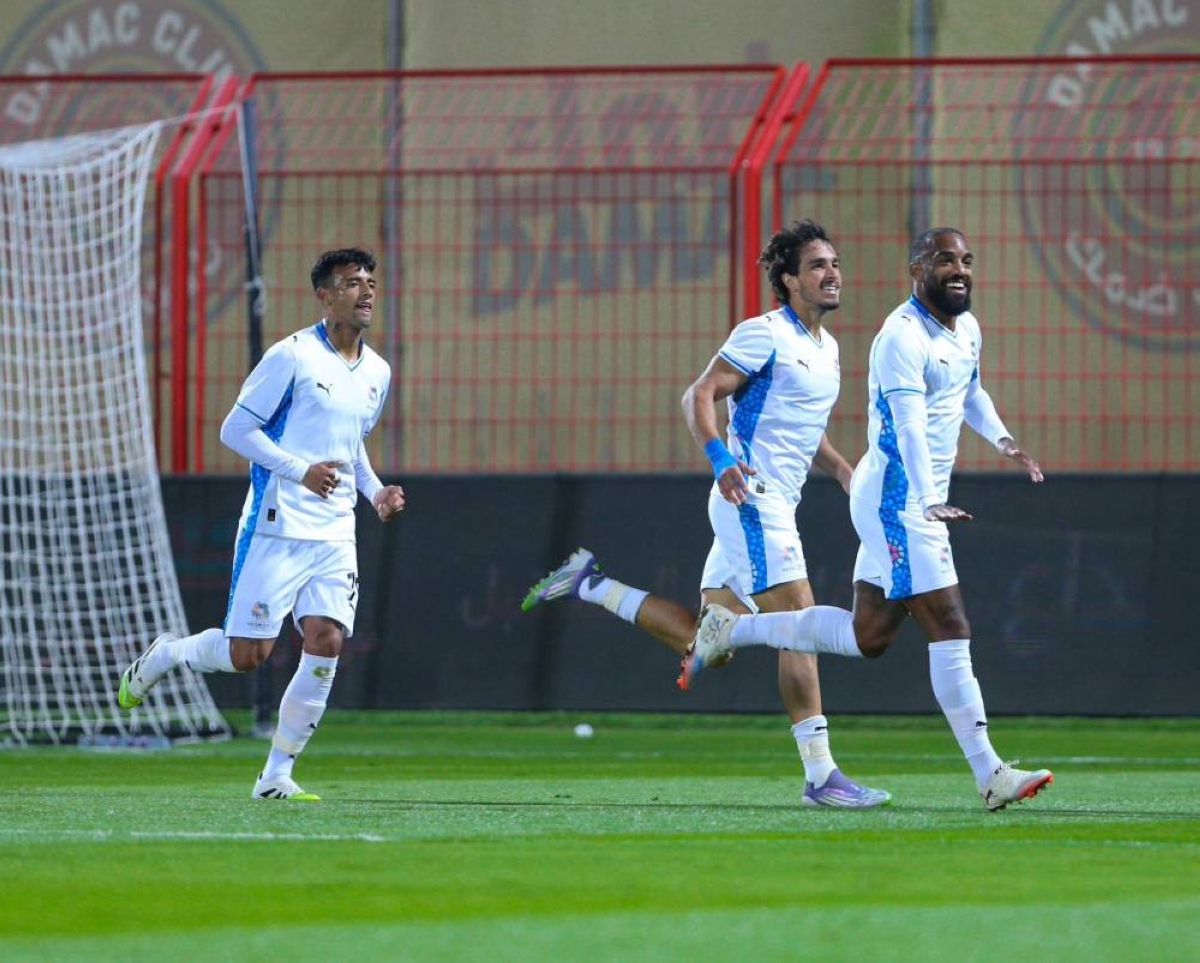 نيوم يحقق انتصاراً تاريخياً في دوري المحترفين