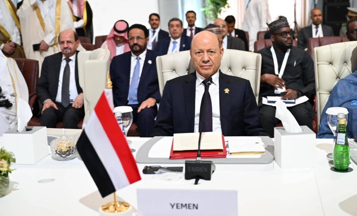 الرئيس اليمني: استمرار جرائم الحرب في غزة شجع إسرائيل على تجاوز الخطوط الحمراء الرئيس اليمني: استمرار جرائم الحرب في غزة شجع إسرائيل على تجاوز الخطوط الحمراء