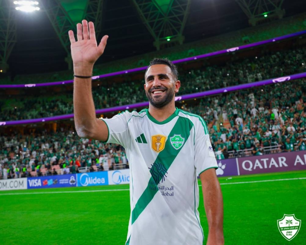 محرز يتألق مع الأهلي «آسيوياً» محرز يتألق مع الأهلي «آسيوياً»