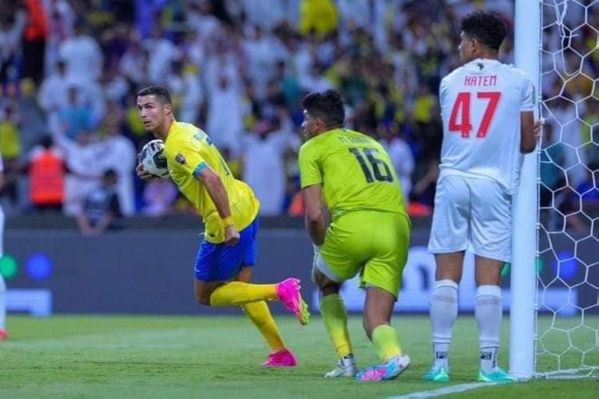 هل يستثمر رونالدو أمواله في الزمالك؟ هشام نصر يوضح لـ«عكاظ» هل يستثمر رونالدو أمواله في الزمالك؟ هشام نصر يوضح لـ«عكاظ»