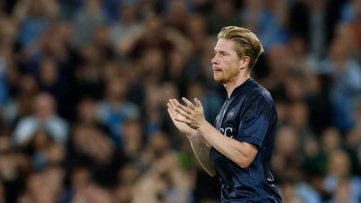 كونتي يُحرج دي بروين في «بيته القديم» كونتي يُحرج دي بروين في «بيته القديم»