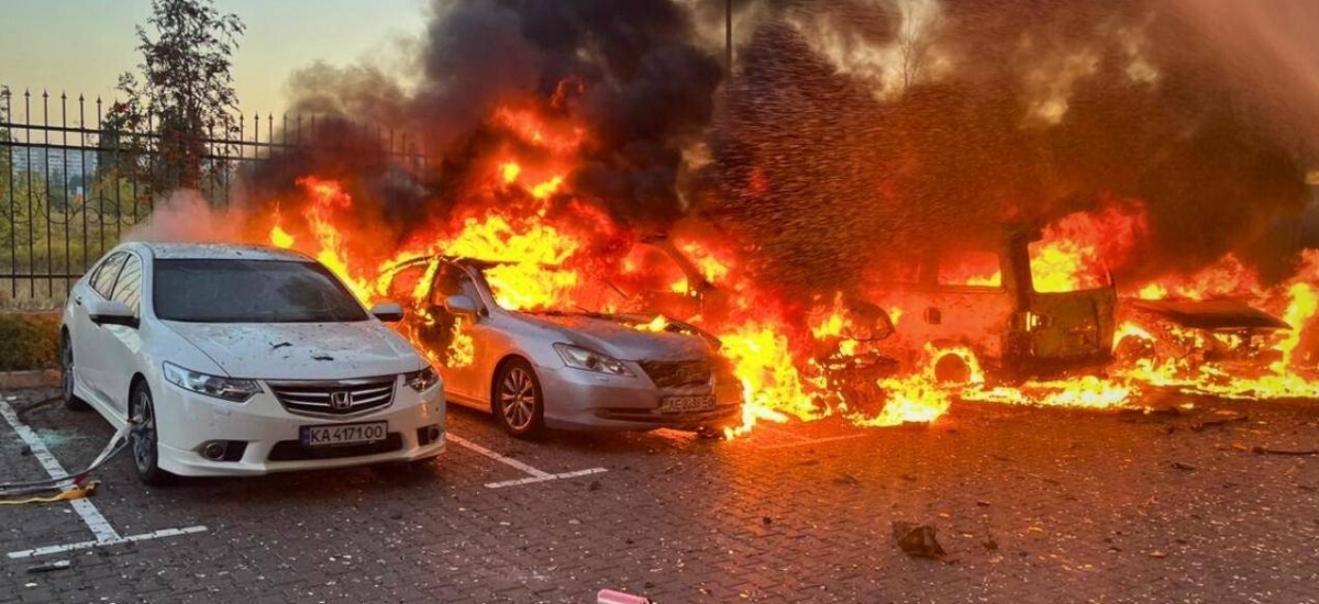 روسيا وأوكرانيا تتبادلان الهجمات.. وزيلينسكي يطالب حلفاءه بمزيد من الدفاعات روسيا وأوكرانيا تتبادلان الهجمات.. وزيلينسكي يطالب حلفاءه بمزيد من الدفاعات