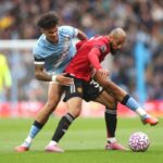 مانشستر يونايتد وتشلسي.. من يصالح جماهيره؟