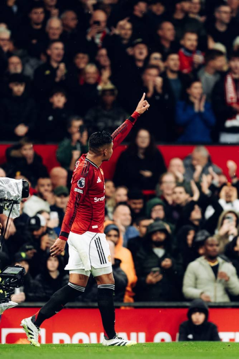 مانشستر يونايتد يُطيح ببطل العالم مانشستر يونايتد يُطيح ببطل العالم