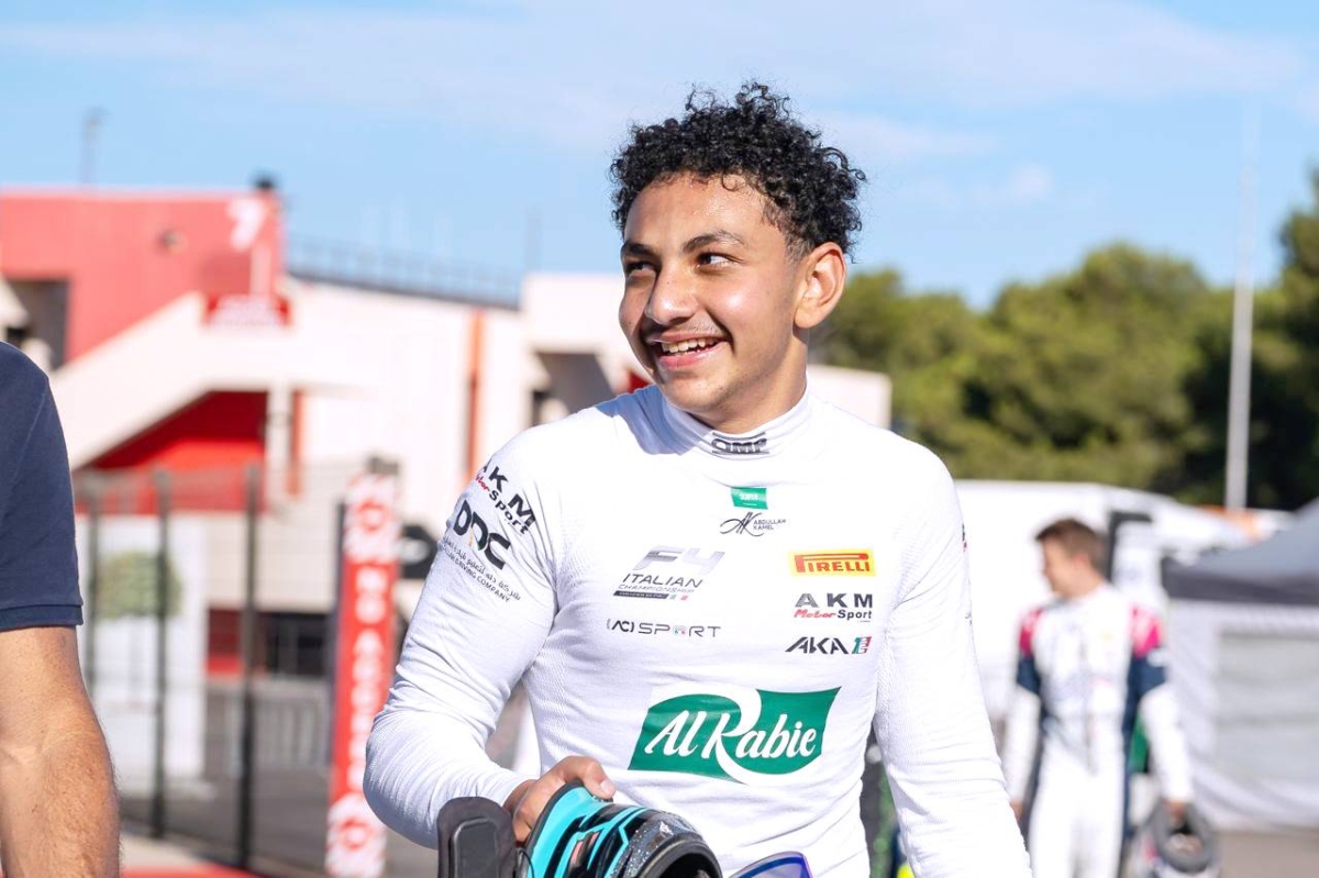 بطل الفورمولا (4) عبدالله أيمن كامل لـ «عكاظ»:اليوم الوطني.. تاريخ عظيم صنع المجد للأجيال بطل الفورمولا (4) عبدالله أيمن كامل لـ «عكاظ»:اليوم الوطني.. تاريخ عظيم صنع المجد للأجيال