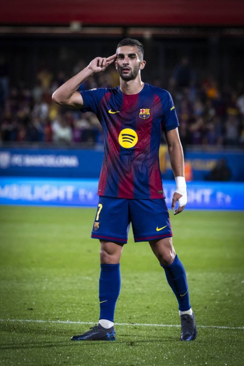 برشلونة ينتصر بالـ 3 ويطارد ريال مدريد على الصدارة برشلونة ينتصر بالـ 3 ويطارد ريال مدريد على الصدارة