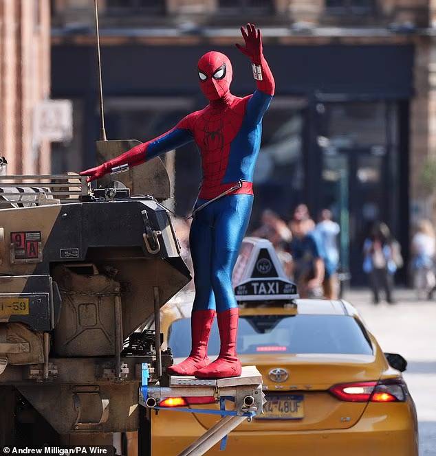 إصابة توم هولاند توقف تصوير Spider Man مؤقتاً إصابة توم هولاند توقف تصوير Spider Man مؤقتاً