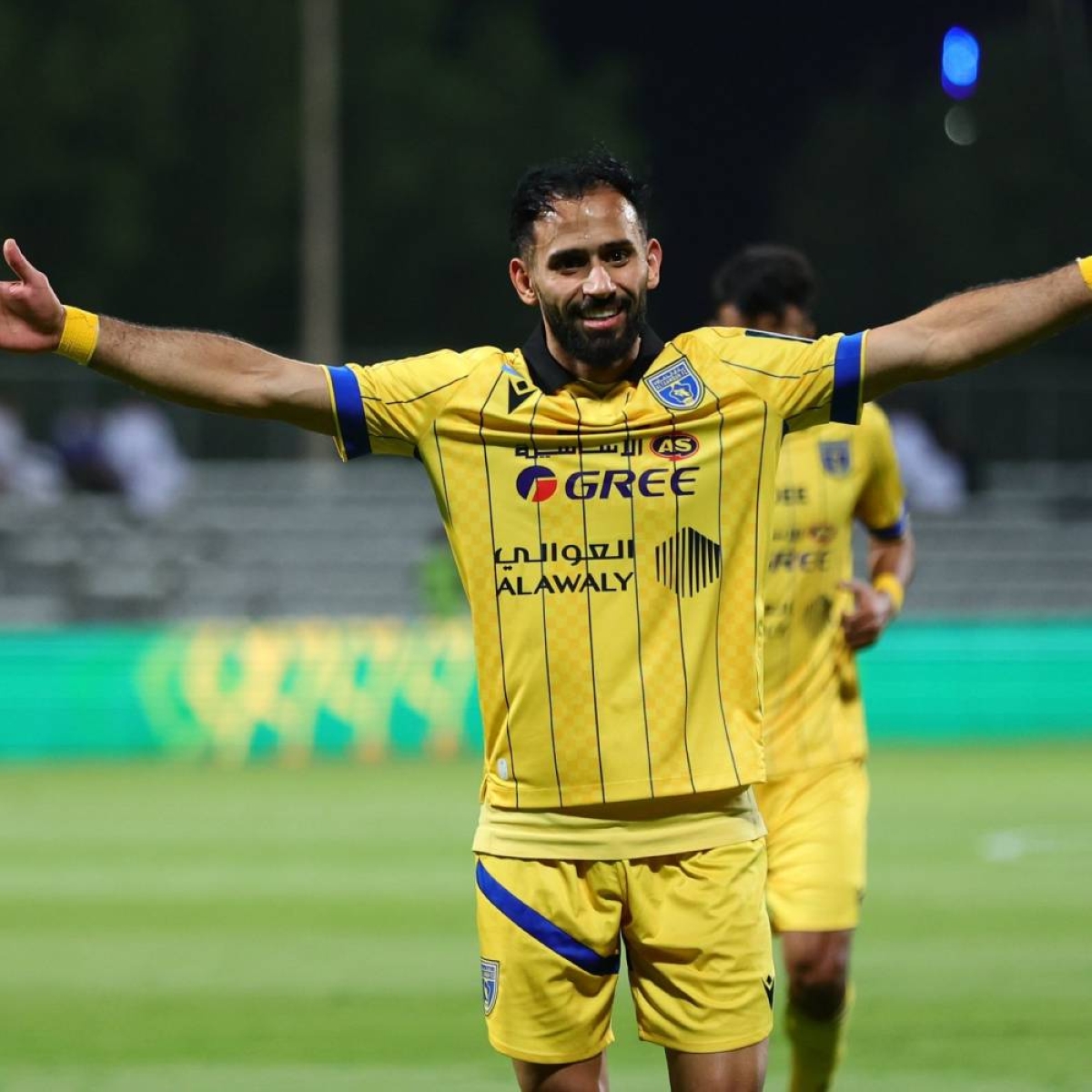 سلطان مندش يتألق مع التعاون في «الدوري والكأس»