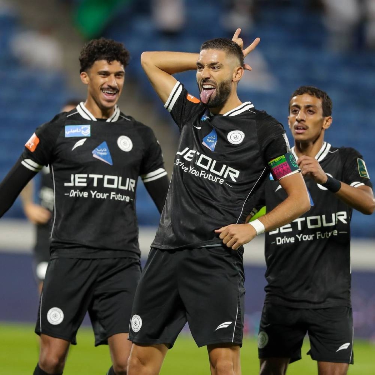 كاراسكو.. يصنع الفارق مع الشباب كاراسكو.. يصنع الفارق مع الشباب