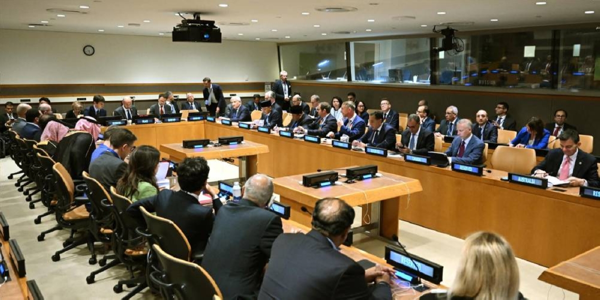 مصر تدعو جميع الفصائل الفلسطينية المسلحة لتسليم سلاحها للسلطة الشرعية مصر تدعو جميع الفصائل الفلسطينية المسلحة لتسليم سلاحها للسلطة الشرعية