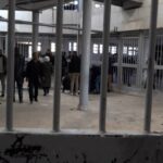 قبضت على سجّان «صيدنايا».. «الداخلية السورية» تعثر على سجن سرّي في حمص