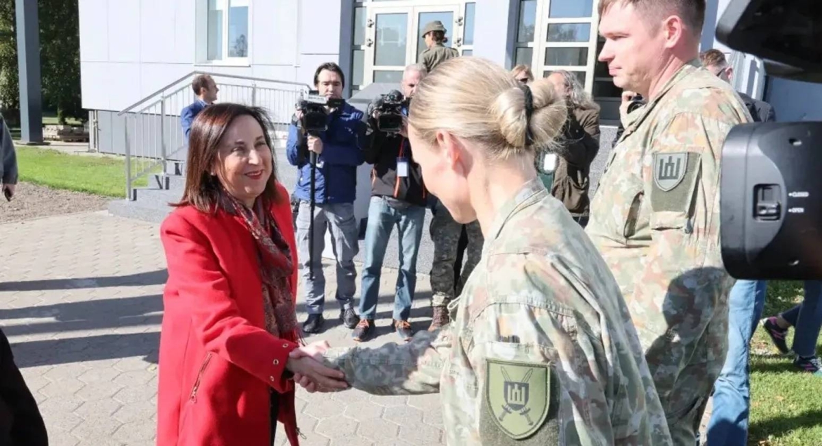 أثناء تحليق قرب «كالينينجراد» الروسية.. التشويش على طائرة وزيرة الدفاع الإسبانية أثناء تحليق قرب «كالينينجراد» الروسية.. التشويش على طائرة وزيرة الدفاع الإسبانية