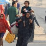 30 قتيلاً في غزة.. والأونروا تحذر من خطر المجاعة