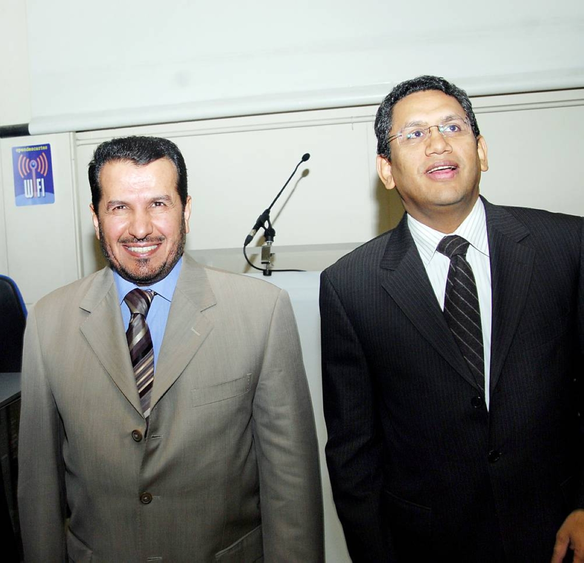 يحيى امقاسم: لديَّ ذاكرة مريعة.. وتشبيه «ساق الغراب» بـ«مدن الملح».. فاخر يحيى امقاسم: لديَّ ذاكرة مريعة.. وتشبيه «ساق الغراب» بـ«مدن الملح».. فاخر