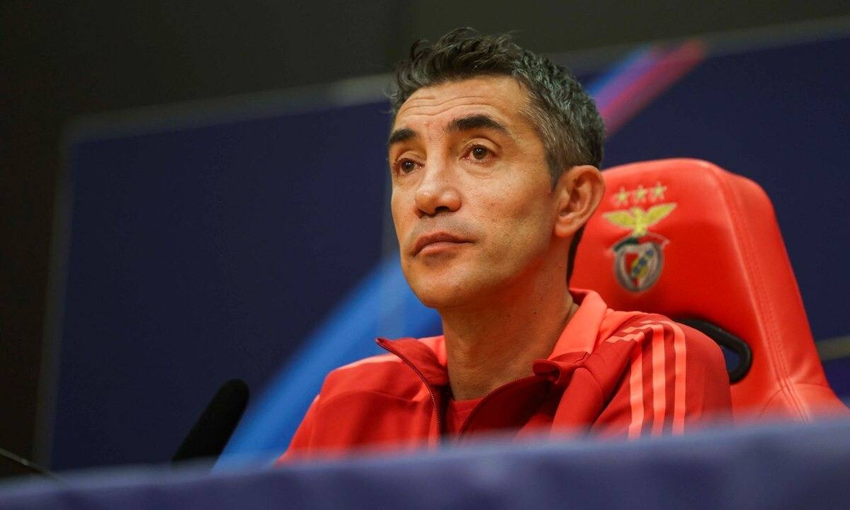 الأهلي المصري يقترب من التعاقد مع مدرب بنفيكا السابق