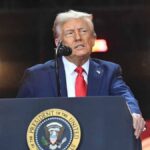 البيت الأبيض يُلوّح بمذبحة وظيفية.. تسريح جماعي إذا فشل تمرير الميزانية