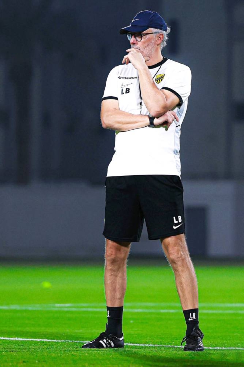 بلان يستعين بـ«المواليد» أمام أهلي دبي