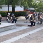 FBI يفصل عملاء ركعوا خلال احتجاجات جورج فلويد