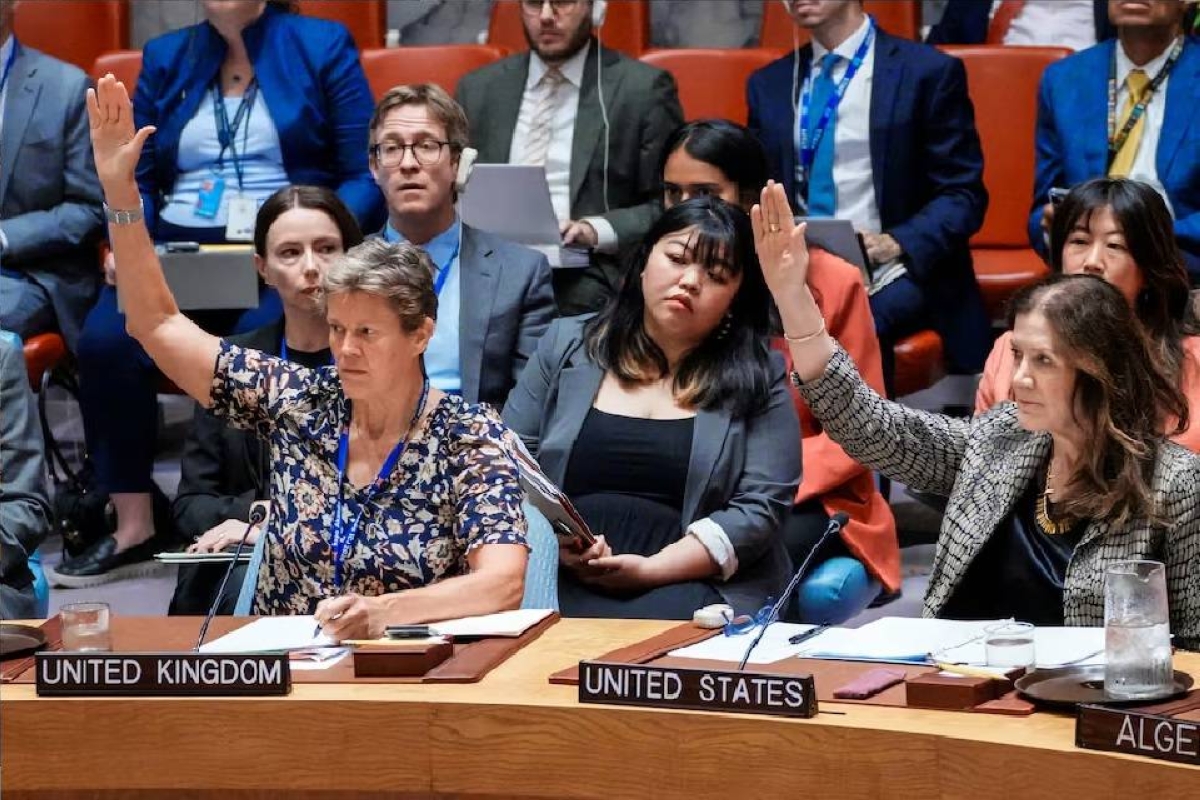 إيران تحت الضغط.. عقوبات أممية ودعوات للحوار الدبلوماسي إيران تحت الضغط.. عقوبات أممية ودعوات للحوار الدبلوماسي