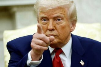 ترمب يطالب بطرد موظفة من مايكروسوفت.. ما السبب؟