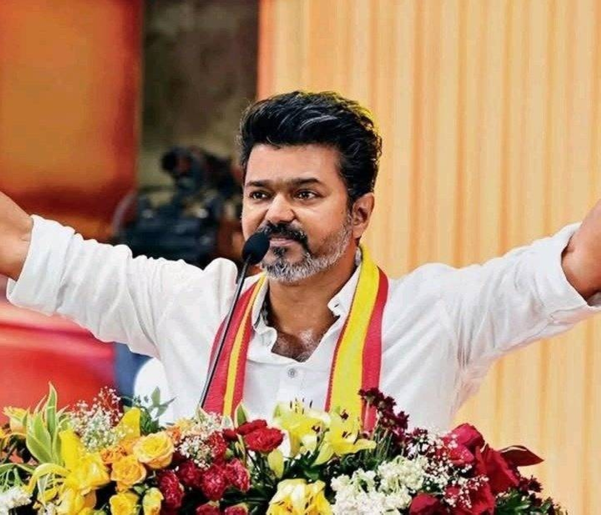 ارتفاع حصيلة ضحايا تدافع «تجمع فيجاي» بالهند إلى 40 قتيلاً ارتفاع حصيلة ضحايا تدافع «تجمع فيجاي» بالهند إلى 40 قتيلاً