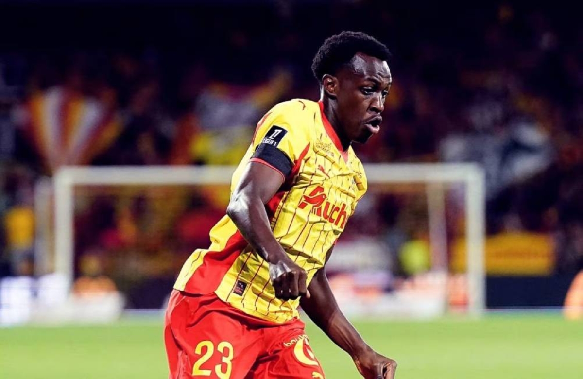 رئيس لانس يكشف لـ«عكاظ» حقيقة عودة سعود عبدالحميد إلى «روشن» رئيس لانس يكشف لـ«عكاظ» حقيقة عودة سعود عبدالحميد إلى «روشن»